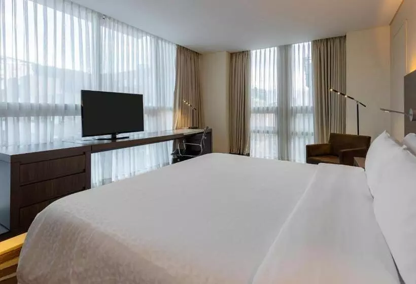 キングサイズベッドのスタンダードルーム, Four Points By Sheraton Bogota