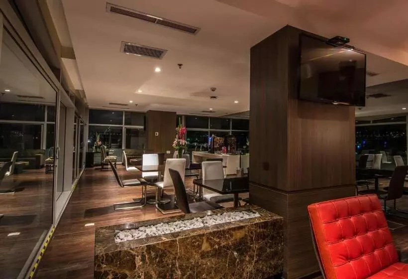 キングサイズベッドのエクゼクティブルーム, Four Points By Sheraton Bogota