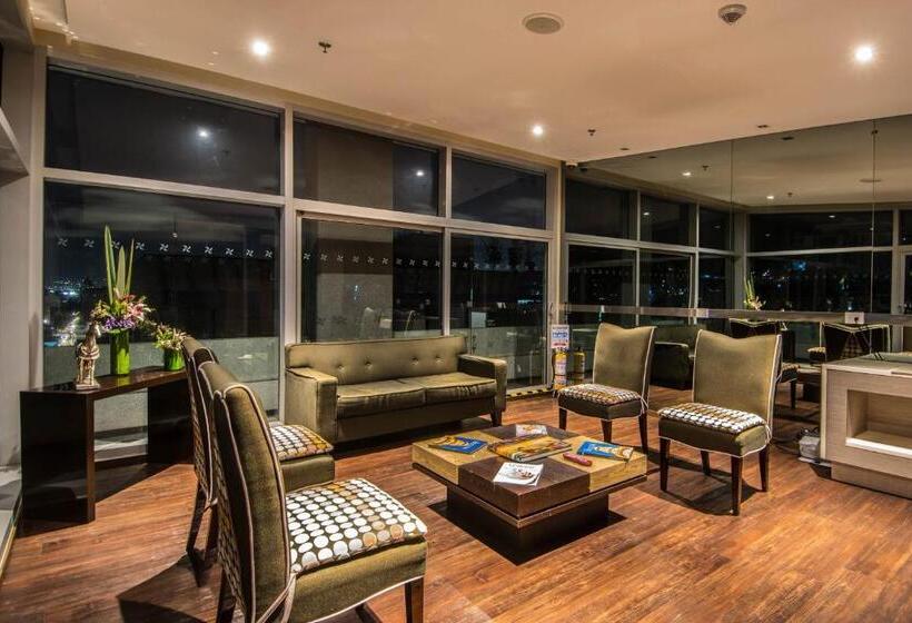 带大床的行政房间, Four Points By Sheraton Bogota