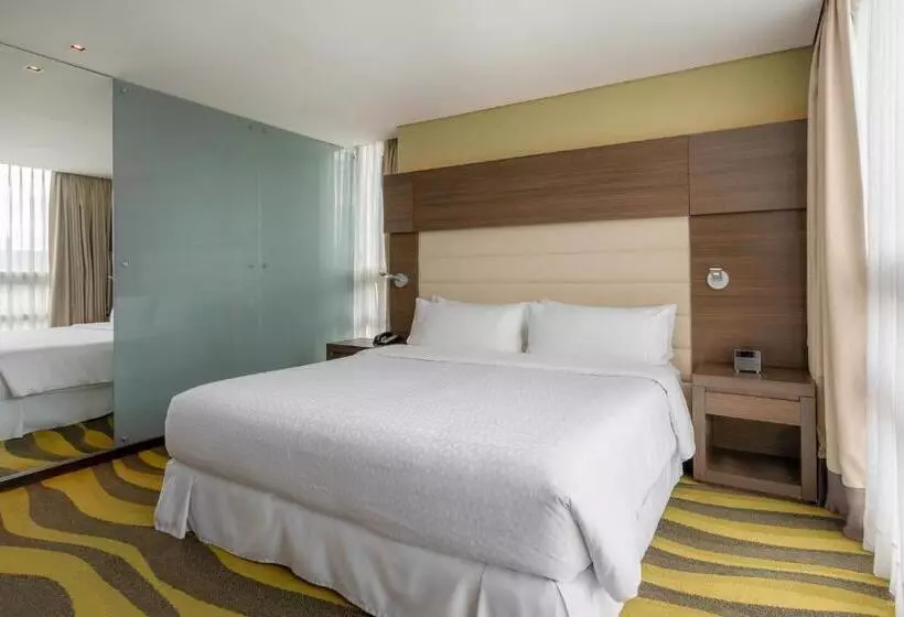 キングサイズベッドのエクゼクティブルーム, Four Points By Sheraton Bogota