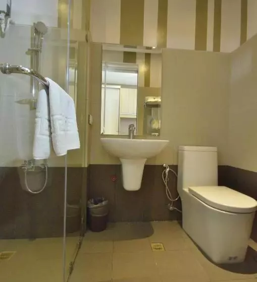Standard Yhden Hengen Huone, Injap Tower