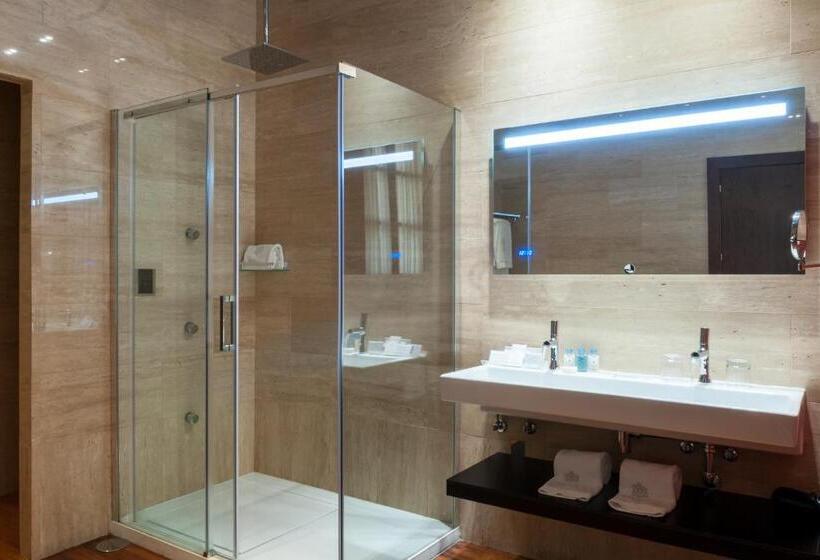 سوییت جونیور, Palacio Pinello