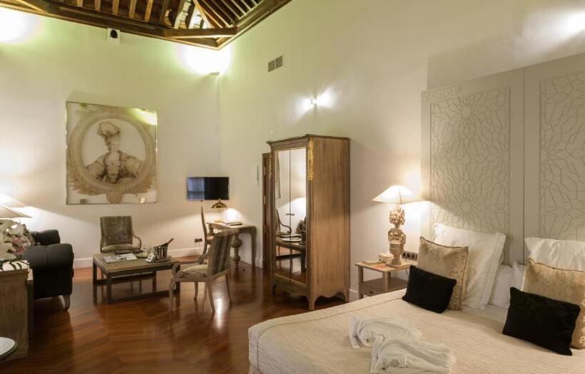 سوییت جونیور, Palacio Pinello