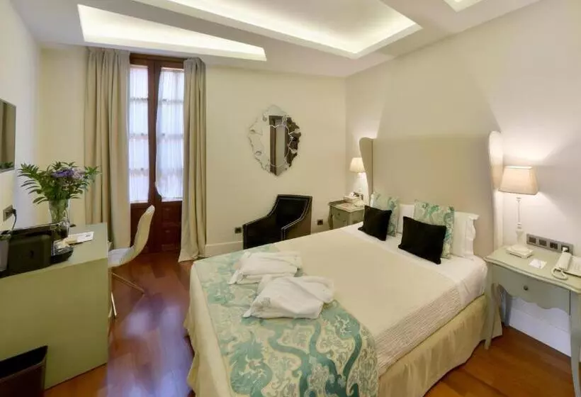 Perhesviitti 2 Makuuhuonetta, Palacio Pinello