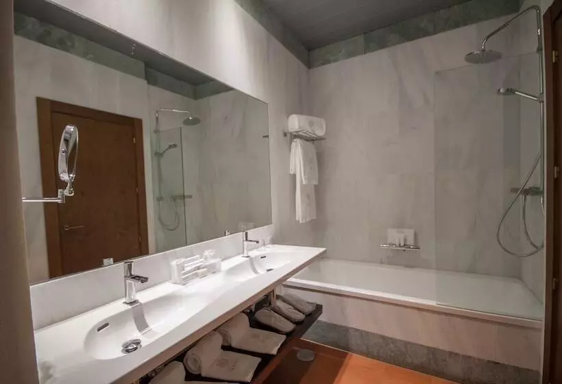 Deluxe Kolmen Hengen Huone, Palacio Pinello