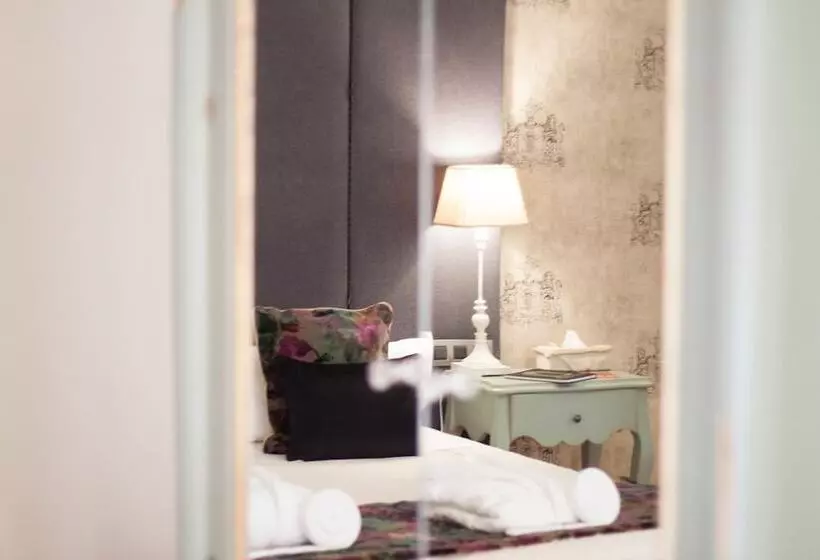Deluxe Kolmen Hengen Huone, Palacio Pinello