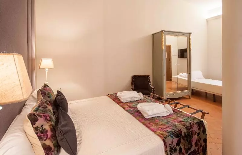 Deluxe Kolmen Hengen Huone, Palacio Pinello