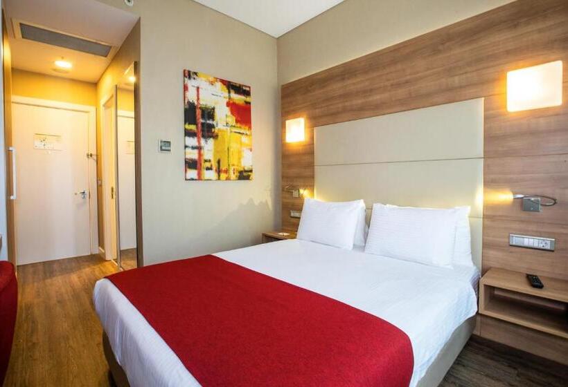 Pokój Standard, Ramada Encore Istanbul Kartal