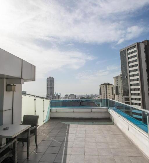 Suite, Ramada Encore Istanbul Kartal