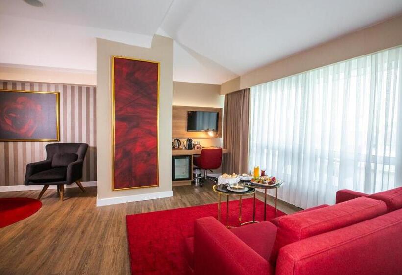 Suite, Ramada Encore Istanbul Kartal