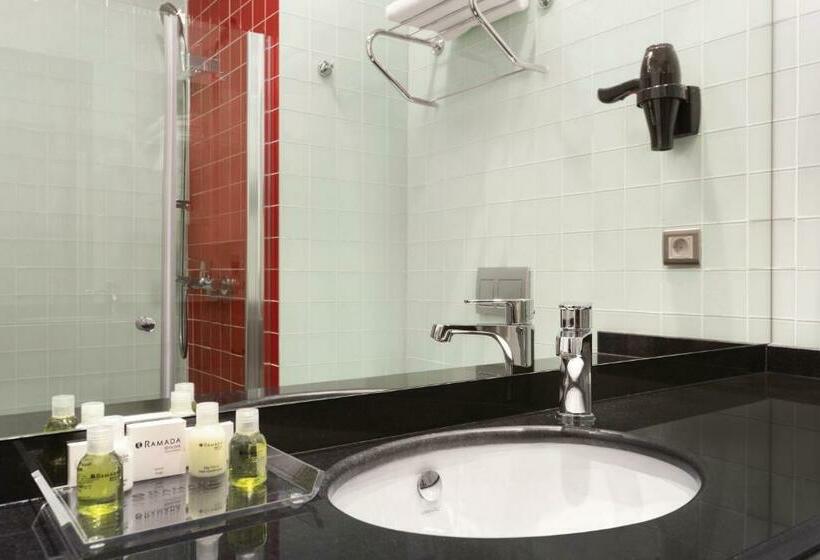 Pokój klasy Biznes, Ramada Encore Istanbul Kartal