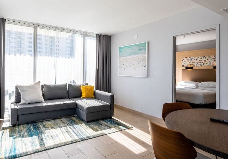 جناح, The Gates Hotel South Beach