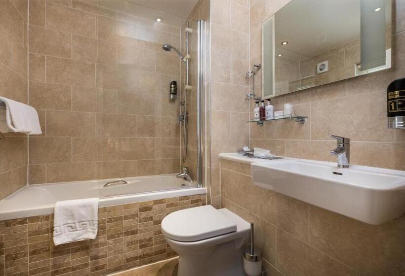 اتاق لوکس با وان آب گرم, The Howbeck & The Retreat Incl Off Site Health Club And Parking Ev Point Available