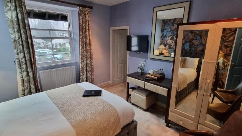 اتاق لوکس با وان آب گرم, The Howbeck & The Retreat Incl Off Site Health Club And Parking Ev Point Available