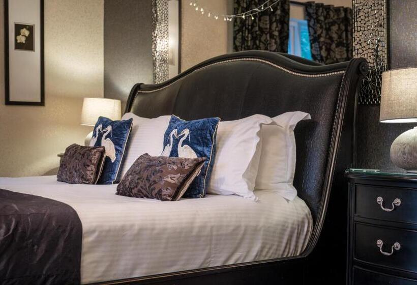 سوئیت با وان آب گرم, The Howbeck & The Retreat Incl Off Site Health Club And Parking Ev Point Available