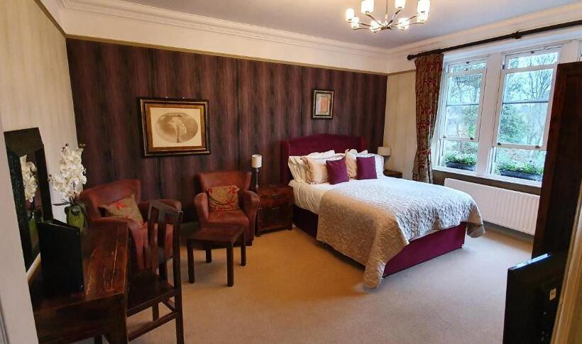 سوییت لوکس, The Howbeck & The Retreat Incl Off Site Health Club And Parking Ev Point Available