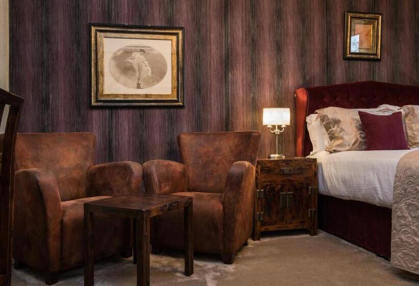 سوییت لوکس, The Howbeck & The Retreat Incl Off Site Health Club And Parking Ev Point Available