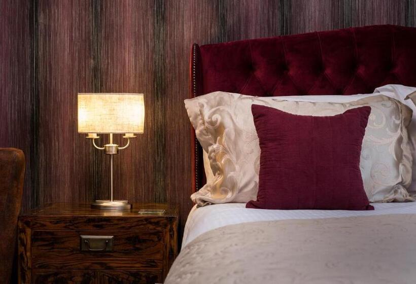 سوییت لوکس, The Howbeck & The Retreat Incl Off Site Health Club And Parking Ev Point Available