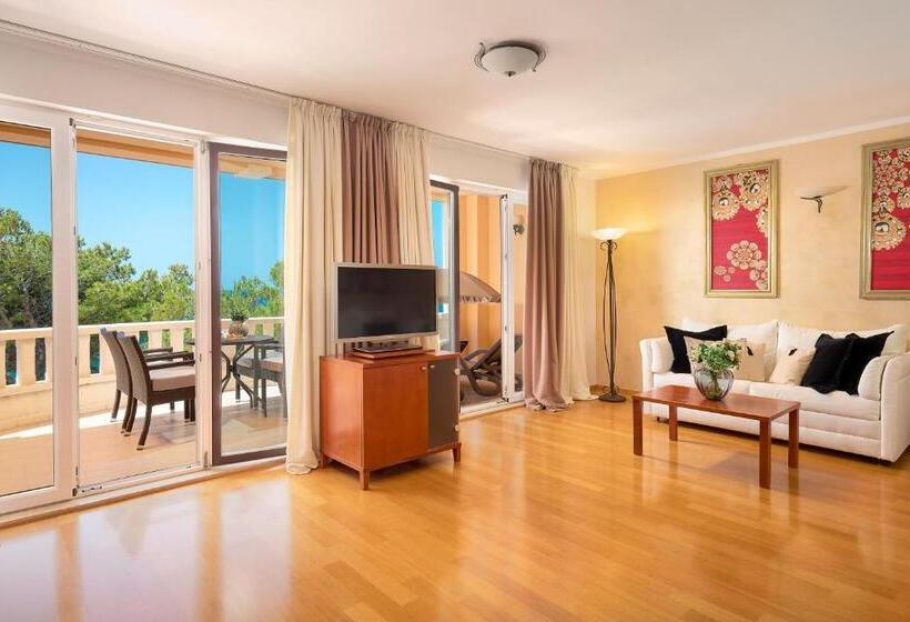 جناح جونيور مطلّ علي البحر, Villa Andrea