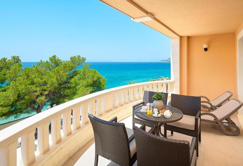 جناح جونيور مطلّ علي البحر, Villa Andrea