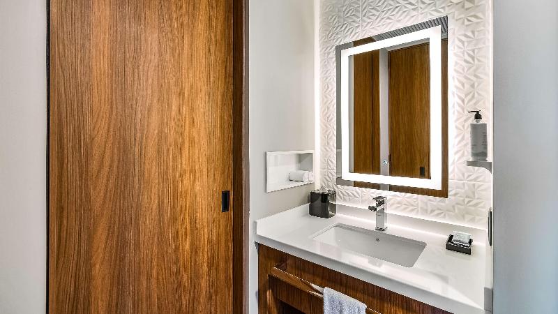 جناح جونيور مطلّ علي البحر, Villa Andrea