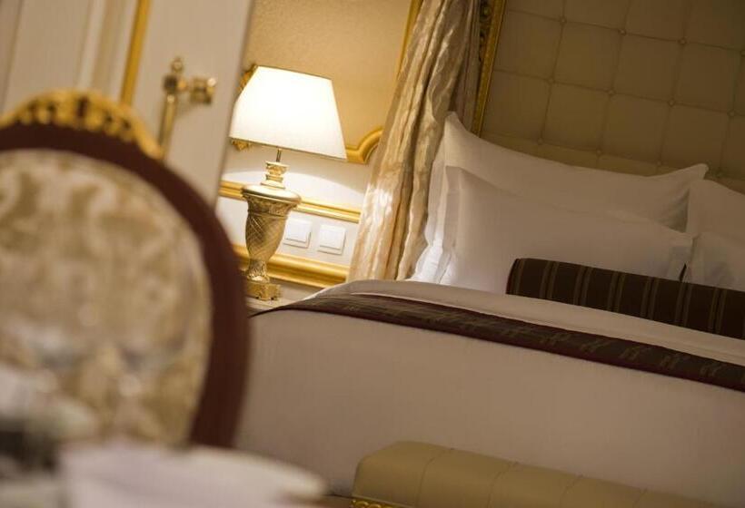 اتاق اجرایی با تخت بزرگ, Warwick Doha