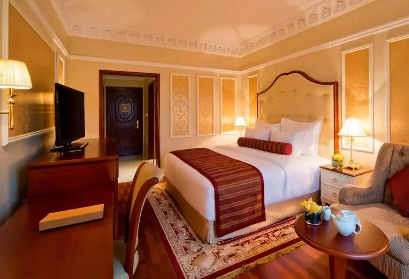 اتاق اجرایی با تخت بزرگ, Warwick Doha