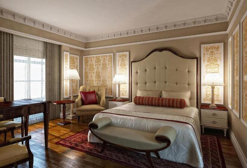 سوئیت رویال, Warwick Doha