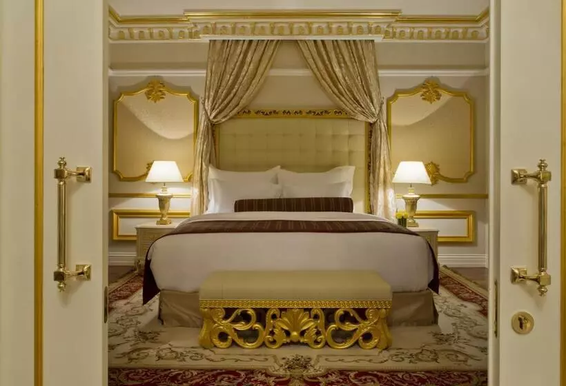 سوئیت رویال, Warwick Doha