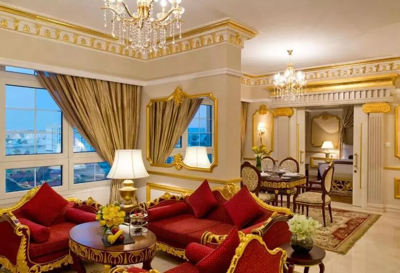 سوئیت رویال, Warwick Doha