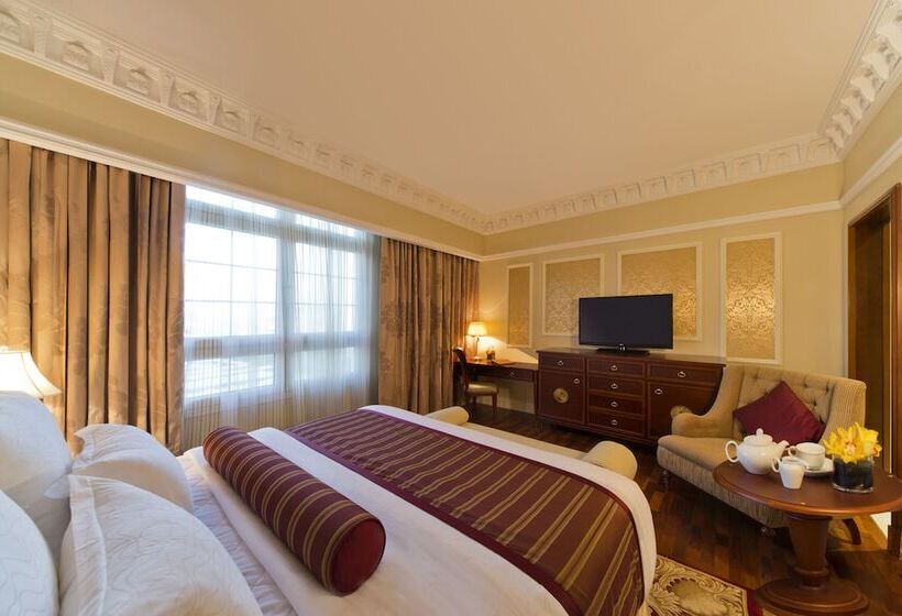 اتاق لوکس با تخت بزرگ, Warwick Doha