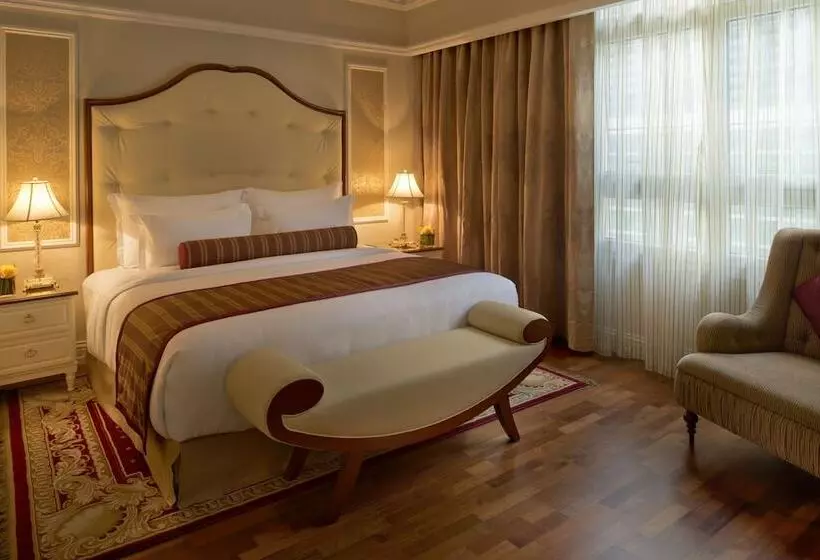 اتاق لوکس با تخت بزرگ, Warwick Doha