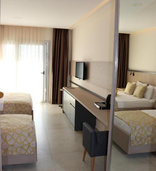 豪华三人间, Zest Exclusive Hotel & Spa
