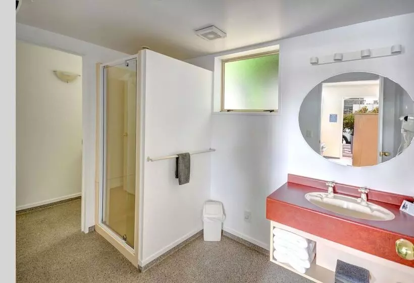 ２ベッドルームアパートメント, Alexis Motor Lodge