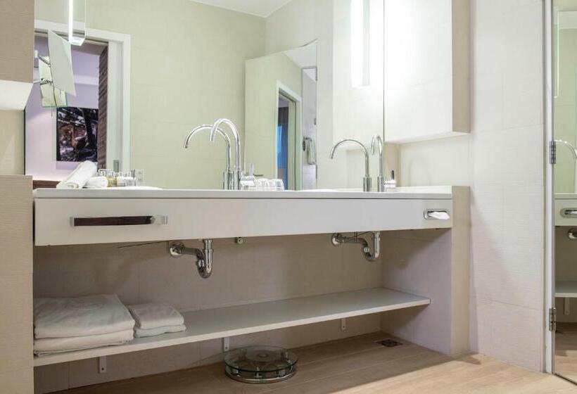 חדר פרמיום, Radisson Collection Hotel, Old Mill Belgrade