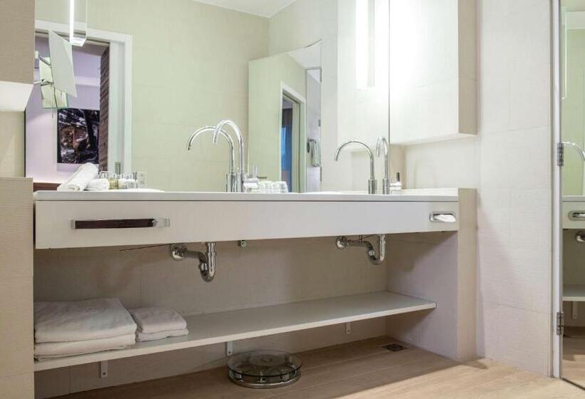 חדר פרמיום, Radisson Collection Hotel, Old Mill Belgrade