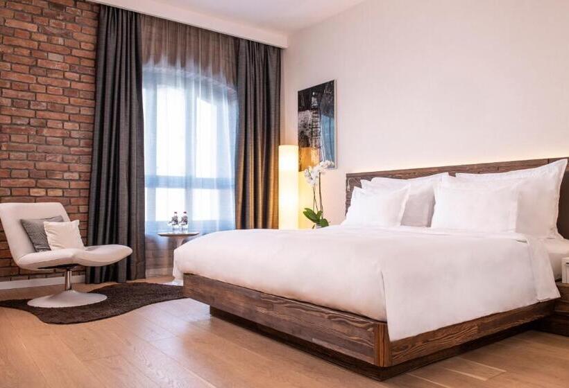 חדר אקזקיוטיב, Radisson Collection Hotel, Old Mill Belgrade