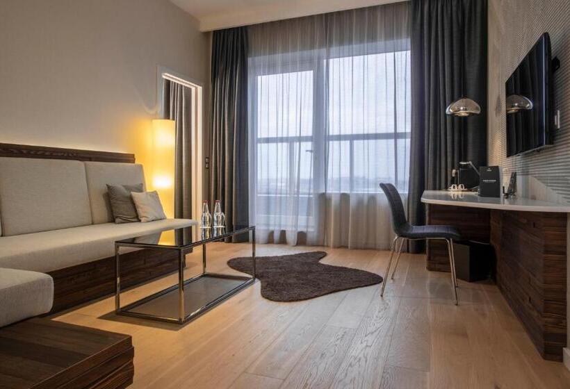 סוויטה, Radisson Collection Hotel, Old Mill Belgrade