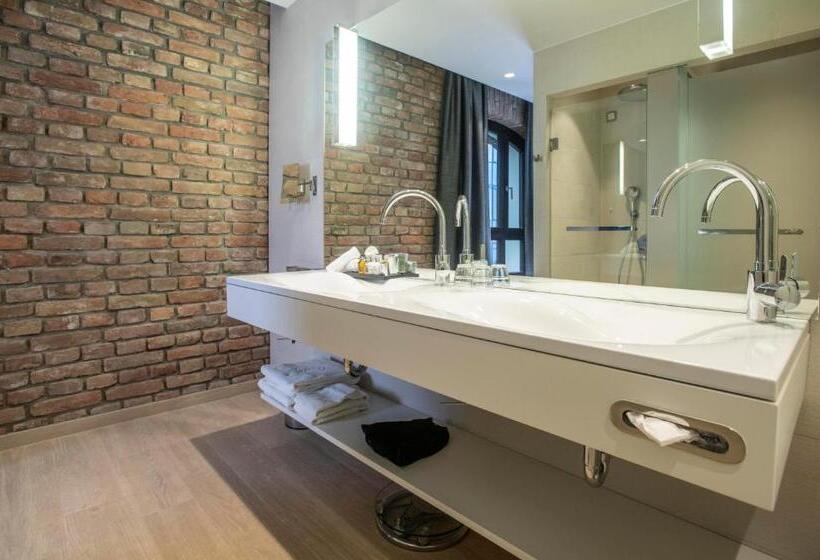 سوییت جونیور, Radisson Collection Hotel, Old Mill Belgrade
