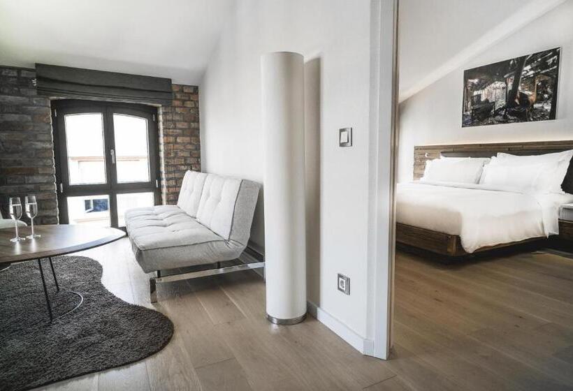 סוויטת ג'וניור, Radisson Collection Hotel, Old Mill Belgrade