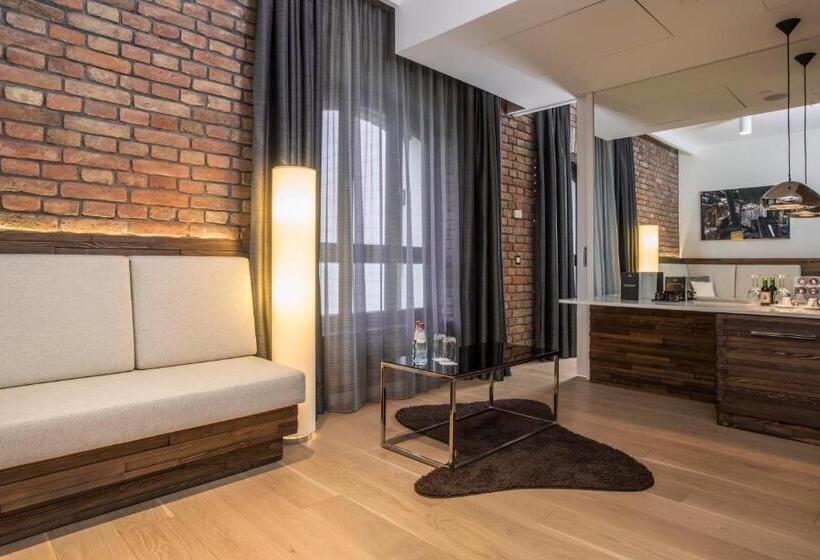 סוויטת ג'וניור, Radisson Collection Hotel, Old Mill Belgrade