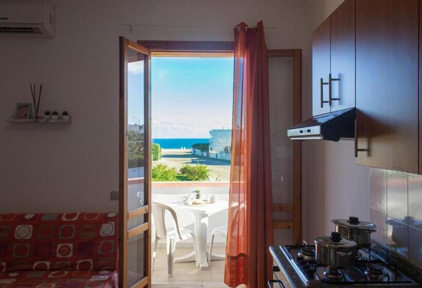 דירה בת חדר שינה 1 עם מרפסת, Residence Tre Palme   Localo