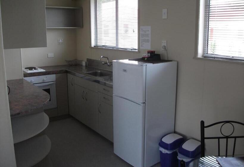 דירת שני חדרים, Scenicland Motels