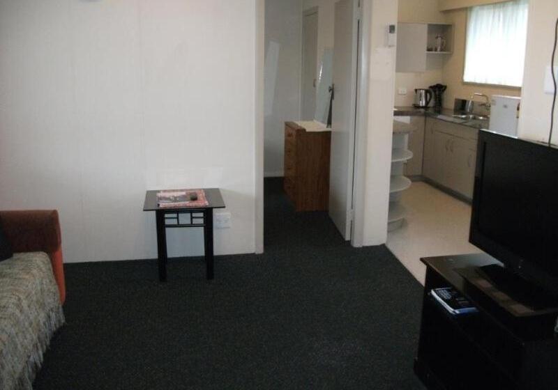 דירת שני חדרים, Scenicland Motels