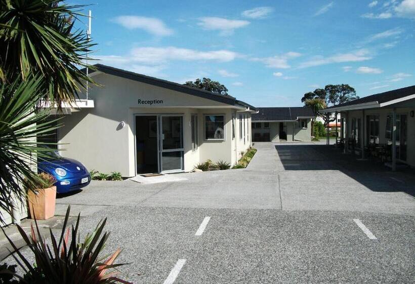 סטודיו אקזקיוטיב, Scenicland Motels