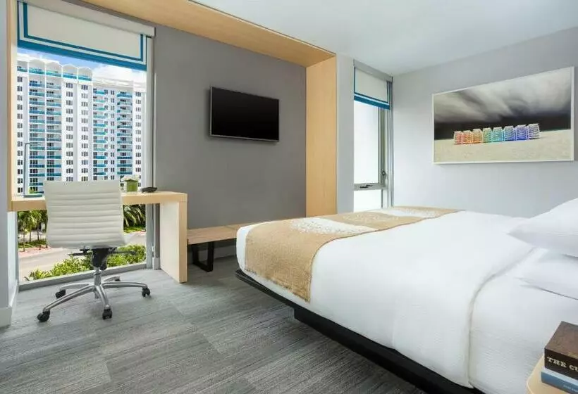 身障者適用キングサイズベッドルーム, The Gates Hotel South Beach