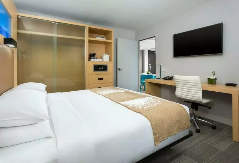 スイート, The Gates Hotel South Beach