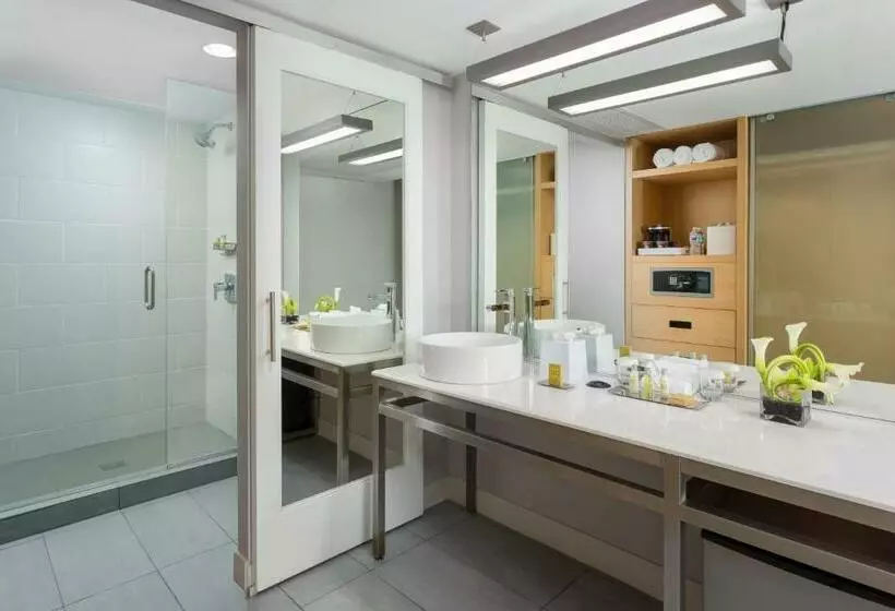 スイート, The Gates Hotel South Beach