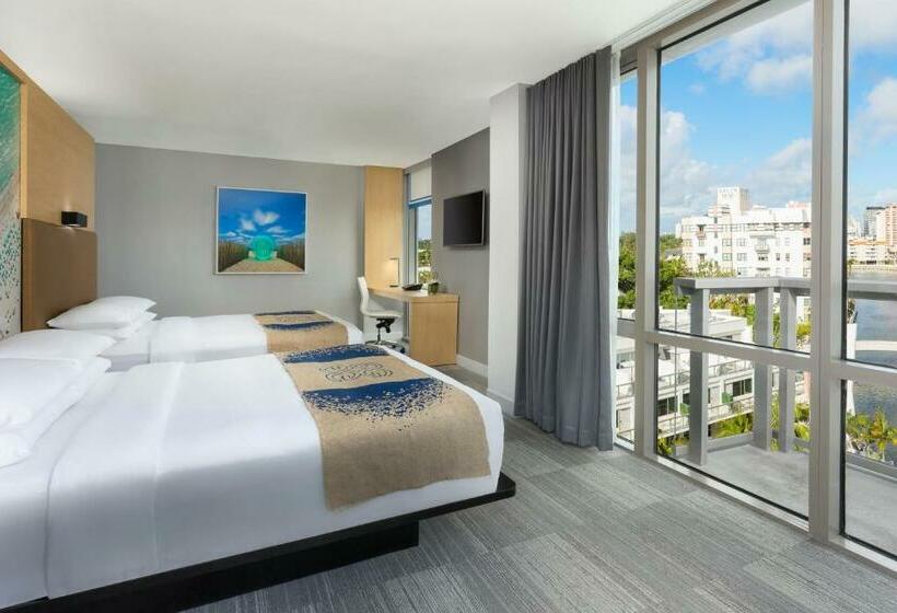 스탠다드 룸 풀장 전망, The Gates Hotel South Beach
