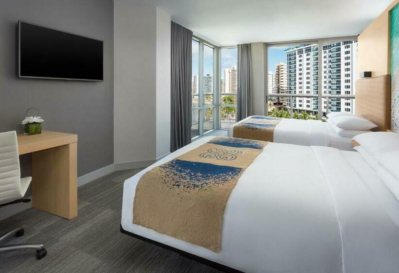 Номер Стандарт Вид на Бассейн, The Gates Hotel South Beach